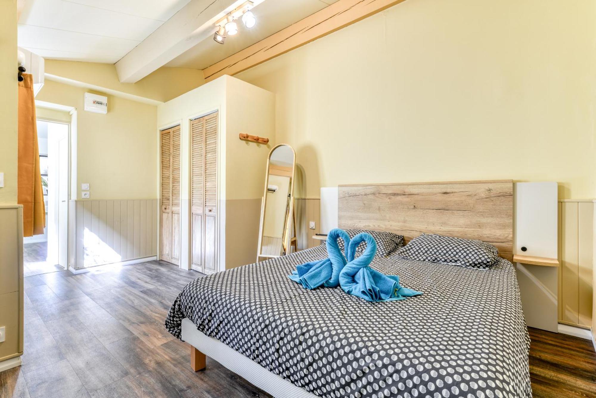 Cote Palais Avec Climatisation - Fibre & Netflix - Spacieux En Rez-De-Chaussee Carcassonne Esterno foto